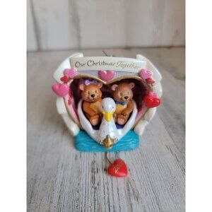 Carlton Cards sweethearts tunnel of love valentines ornament‎ Xmas